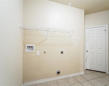 1323 Luverne Drive - Photo Thumbnail 30
