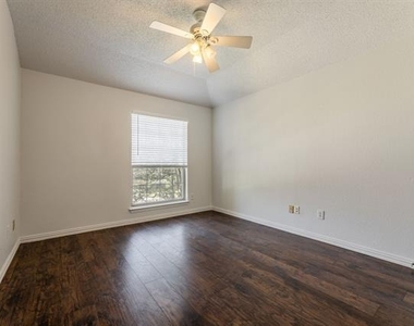 8817 Pocono Drive - Photo Thumbnail 10