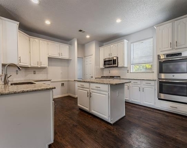 8817 Pocono Drive - Photo Thumbnail 15