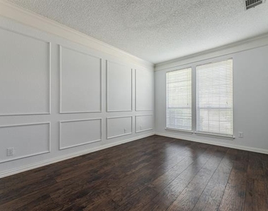 8817 Pocono Drive - Photo Thumbnail 4