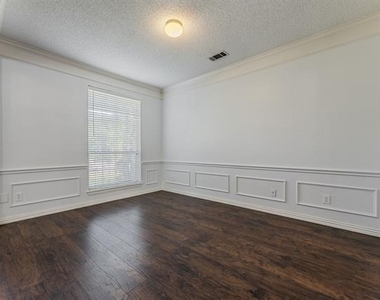 8817 Pocono Drive - Photo Thumbnail 6