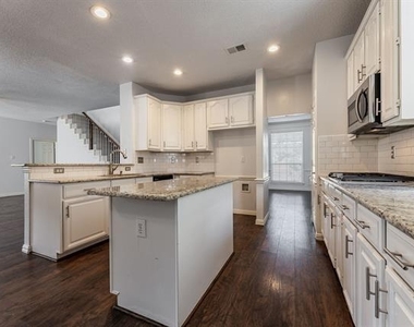 8817 Pocono Drive - Photo Thumbnail 16