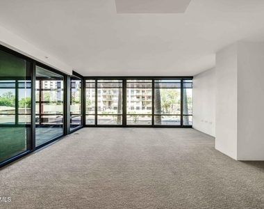 4808 N 24th Street - Photo Thumbnail 4