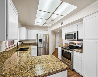 14802 W Greystone Drive - Photo Thumbnail 4