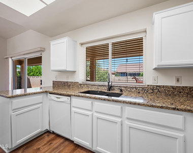 14802 W Greystone Drive - Photo Thumbnail 5