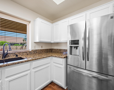 14802 W Greystone Drive - Photo Thumbnail 6