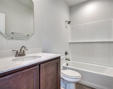 1700 Wayne Lane - Photo Thumbnail 11