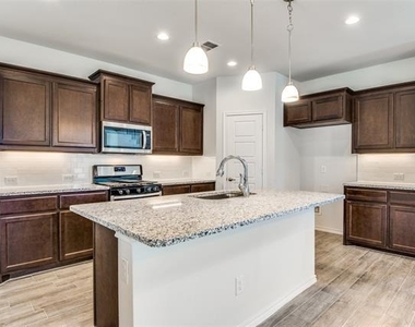 1700 Wayne Lane - Photo Thumbnail 4