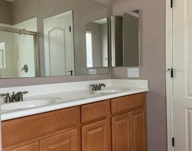 17748 W Desert Bloom Street - Photo Thumbnail 10