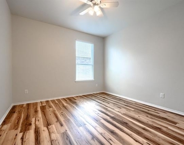 10233 Pyrite Drive - Photo Thumbnail 17