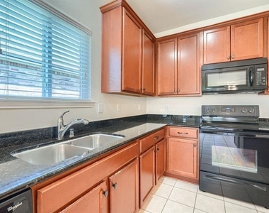 10233 Pyrite Drive - Photo Thumbnail 7