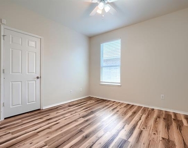 10233 Pyrite Drive - Photo Thumbnail 15