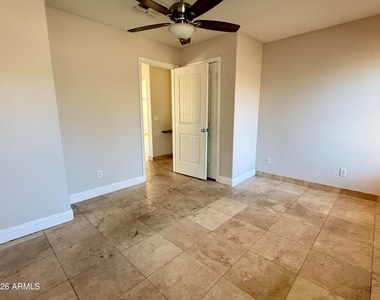 1274 W Sparrow Court - Photo Thumbnail 23