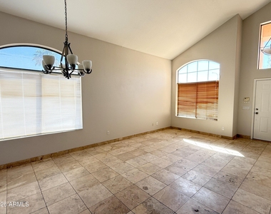 1274 W Sparrow Court - Photo Thumbnail 4