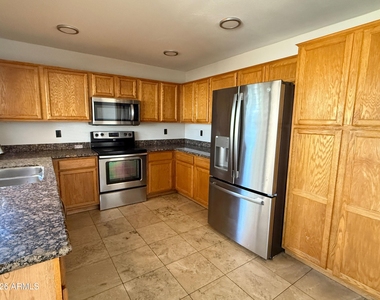 1274 W Sparrow Court - Photo Thumbnail 5