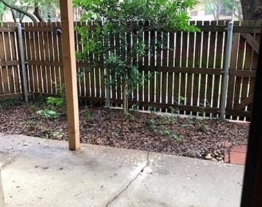 16301 Ledgemont Lane - Photo Thumbnail 15