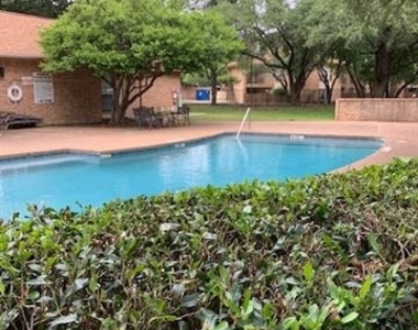 16301 Ledgemont Lane - Photo Thumbnail 21