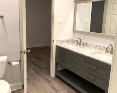 16301 Ledgemont Lane - Photo Thumbnail 12