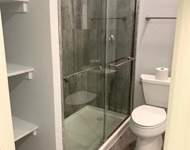 16301 Ledgemont Lane - Photo Thumbnail 11