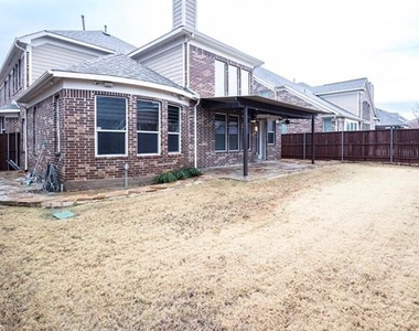 9704 Tanen Drive - Photo Thumbnail 5