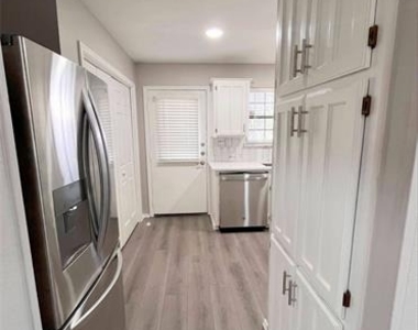 5628 Westchase Drive - Photo Thumbnail 6