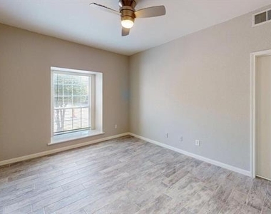 8600 Coppertowne Lane - Photo Thumbnail 6