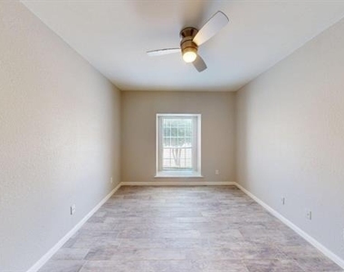 8600 Coppertowne Lane - Photo Thumbnail 4