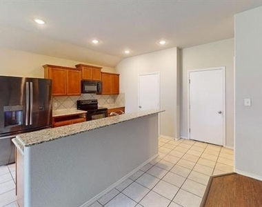 5513 Diaz Avenue - Photo Thumbnail 4