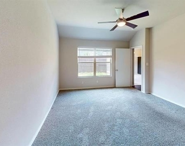 5513 Diaz Avenue - Photo Thumbnail 14