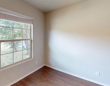 5513 Diaz Avenue - Photo Thumbnail 16