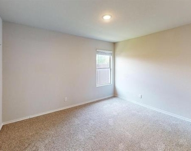 5513 Diaz Avenue - Photo Thumbnail 10
