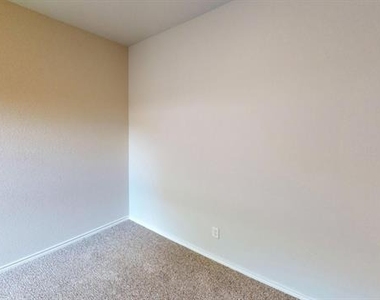 5513 Diaz Avenue - Photo Thumbnail 17