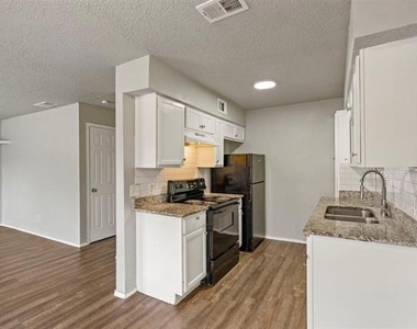 143 Allencrest Drive - Photo Thumbnail 9