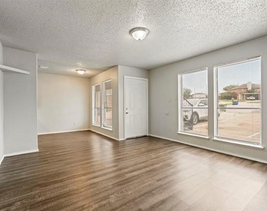 143 Allencrest Drive - Photo Thumbnail 4