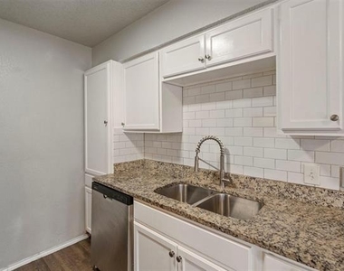 143 Allencrest Drive - Photo Thumbnail 12