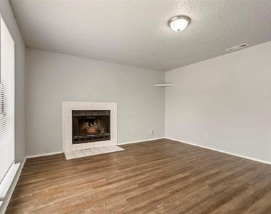 143 Allencrest Drive - Photo Thumbnail 2