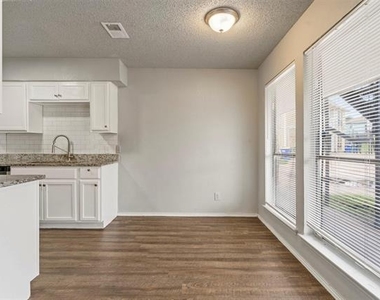 143 Allencrest Drive - Photo Thumbnail 6