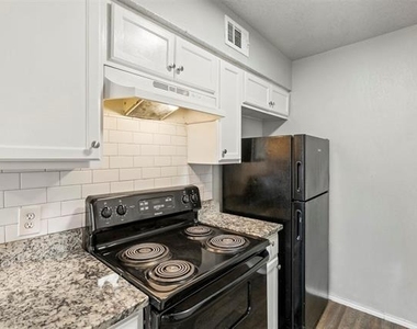 143 Allencrest Drive - Photo Thumbnail 11
