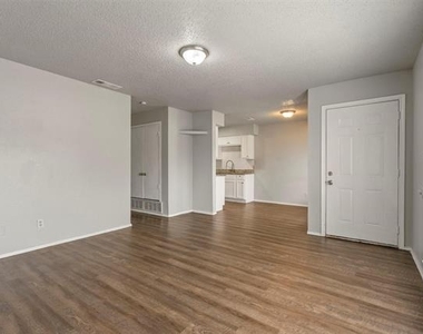 143 Allencrest Drive - Photo Thumbnail 5
