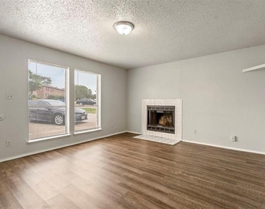 143 Allencrest Drive - Photo Thumbnail 3