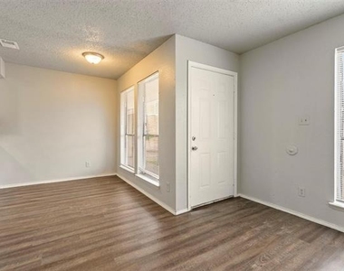 143 Allencrest Drive - Photo Thumbnail 7