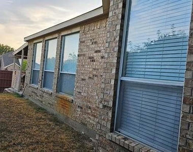 215 Lairds Drive - Photo Thumbnail 16