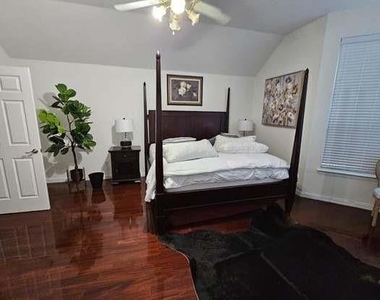 215 Lairds Drive - Photo Thumbnail 14