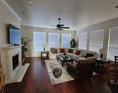 215 Lairds Drive - Photo Thumbnail 13