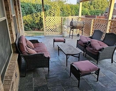 215 Lairds Drive - Photo Thumbnail 3