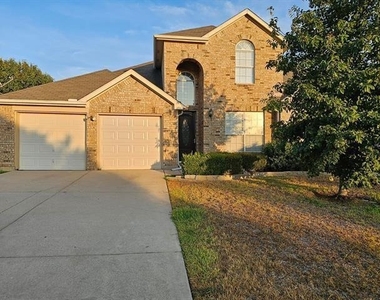 215 Lairds Drive - Photo Thumbnail 1