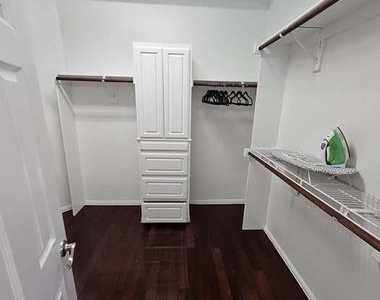 215 Lairds Drive - Photo Thumbnail 8