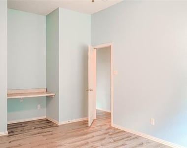 1019 Telluride Drive - Photo Thumbnail 13