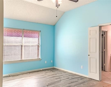 1019 Telluride Drive - Photo Thumbnail 12