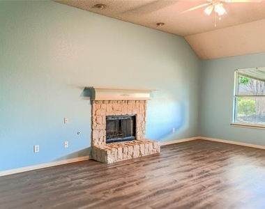 1019 Telluride Drive - Photo Thumbnail 3